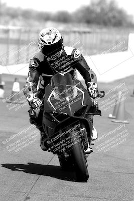 media/Mar-21-2022-Moto Forza (Mon) [[4127b7cc51]]/Around the Pits/